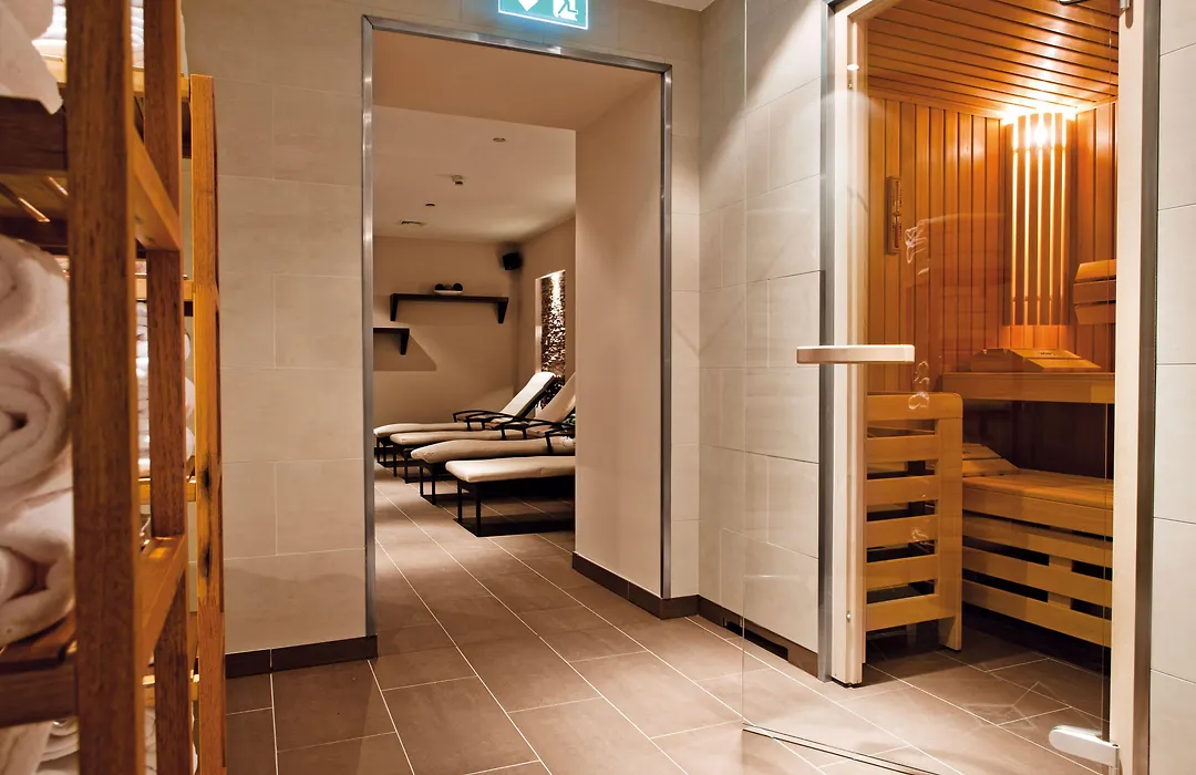 Motel One Frankfurt-Riverside-1