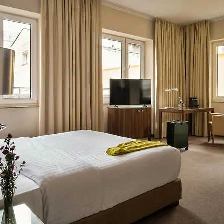 Motel One Frankfurt-Riverside-3